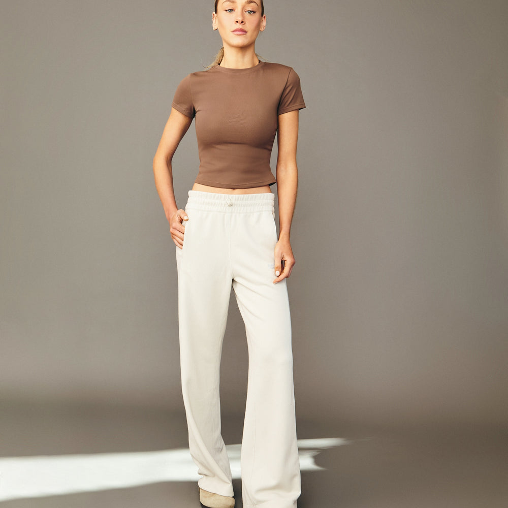 
                      
                        Pantalón Deportivo Comfy Rib Blanco
                      
                    