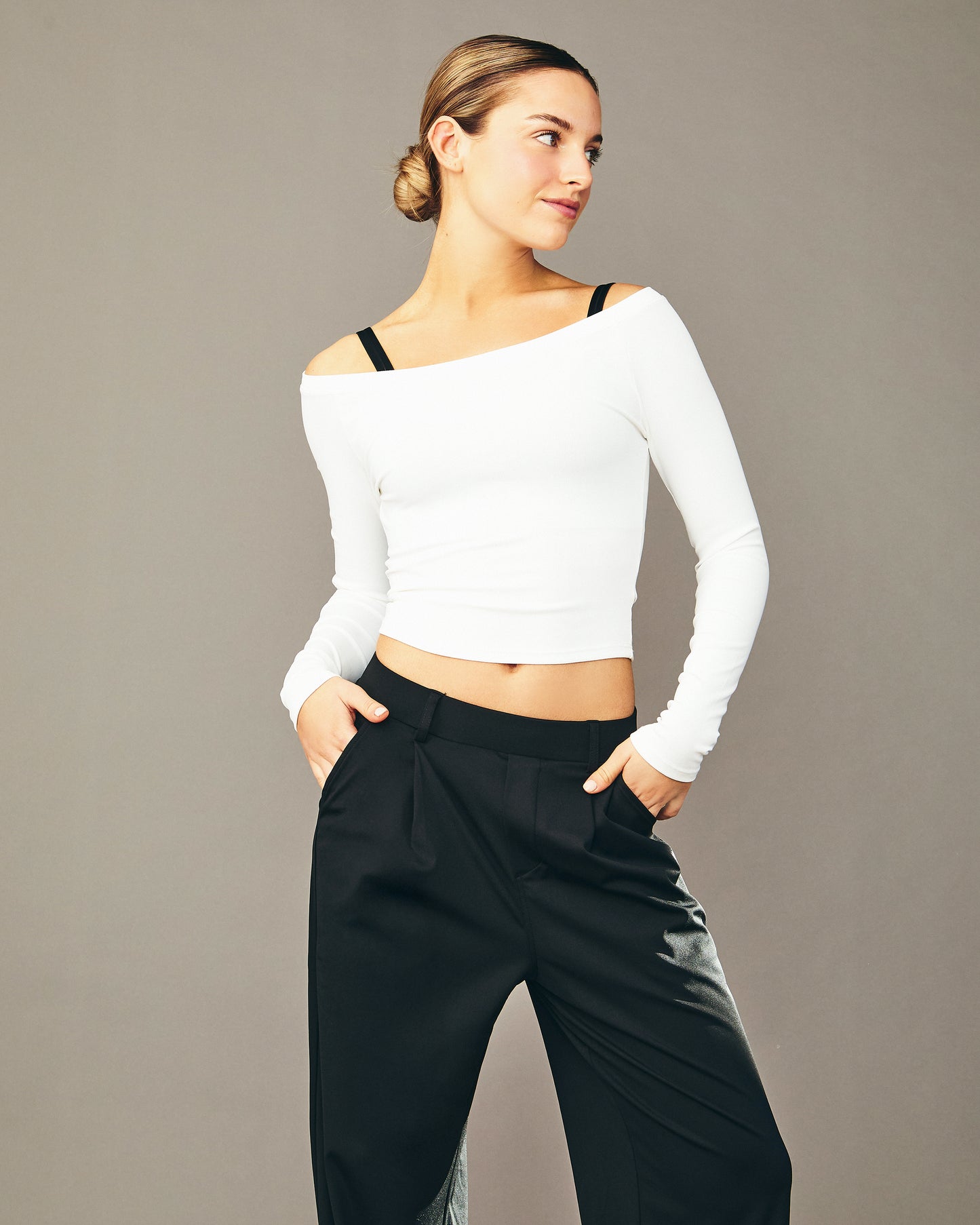 Camiseta Manga Larga Cuello Ovalado Blanca