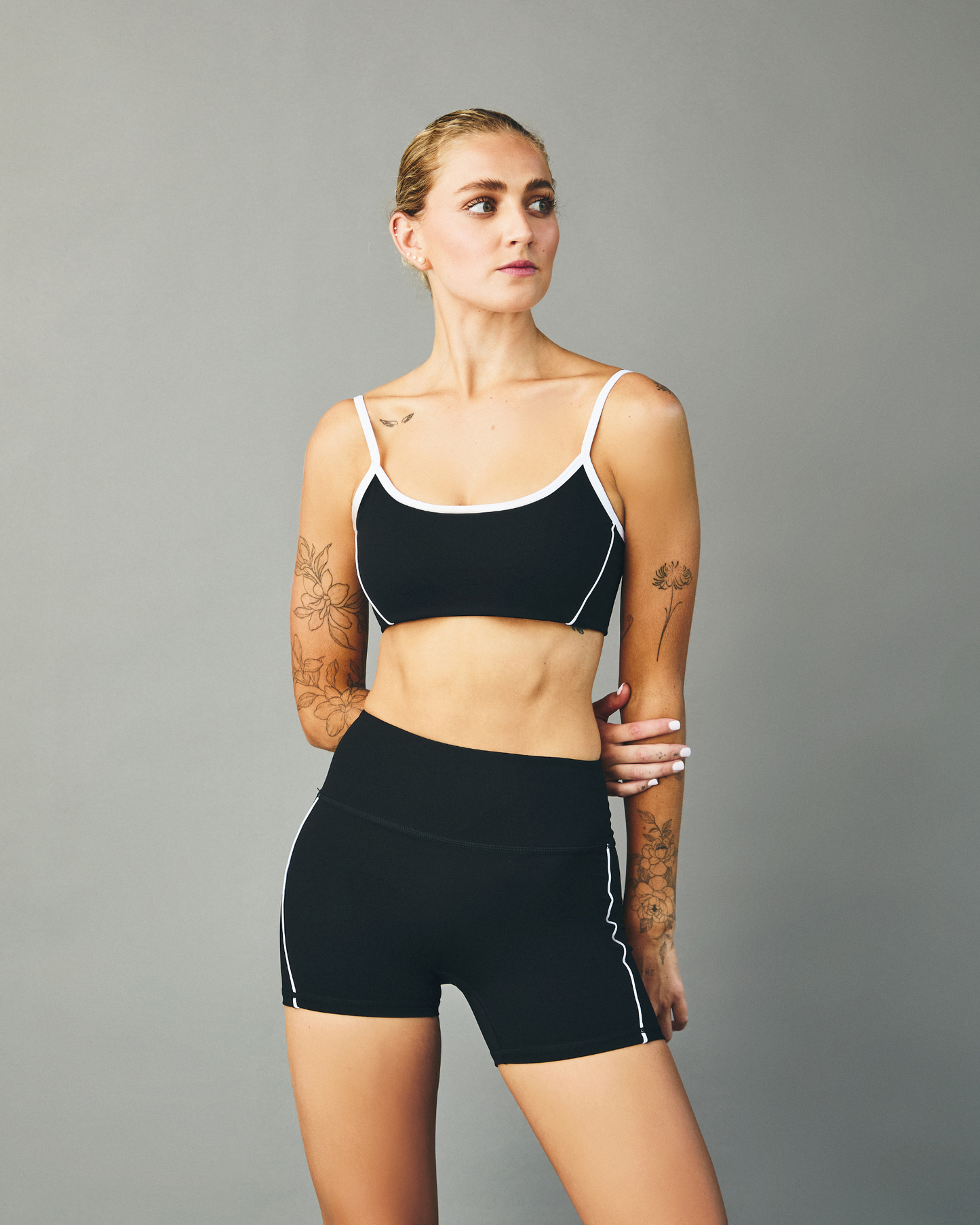 Sujetador Deportivo Retro Fina Negro – Rendimiento y Estilo para tus Entrenamientos