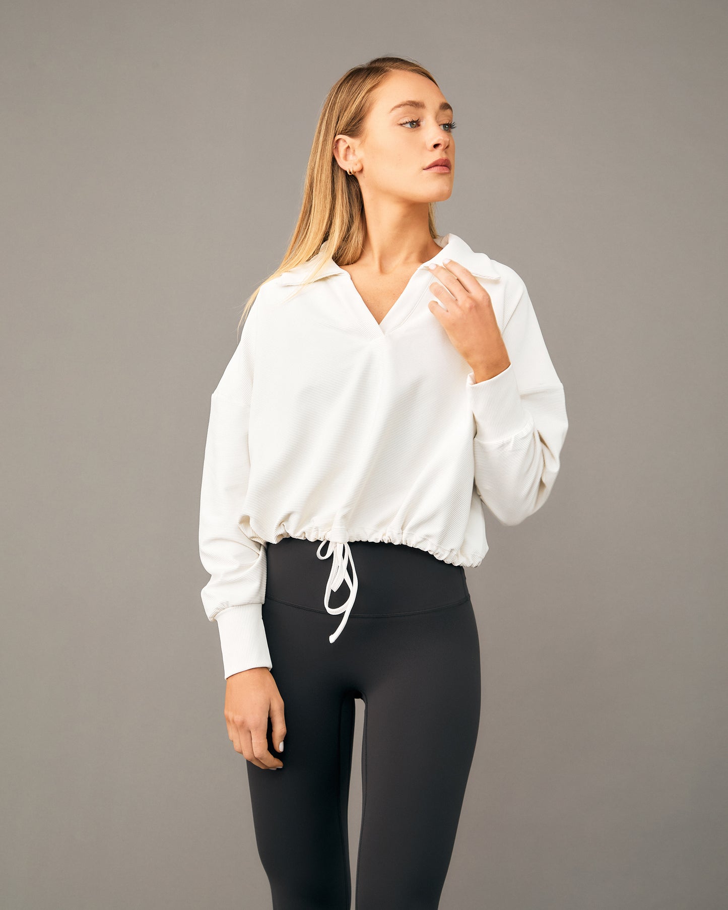Sudadera deportiva cuello polo blanca – Tejido respirable de secado rápido