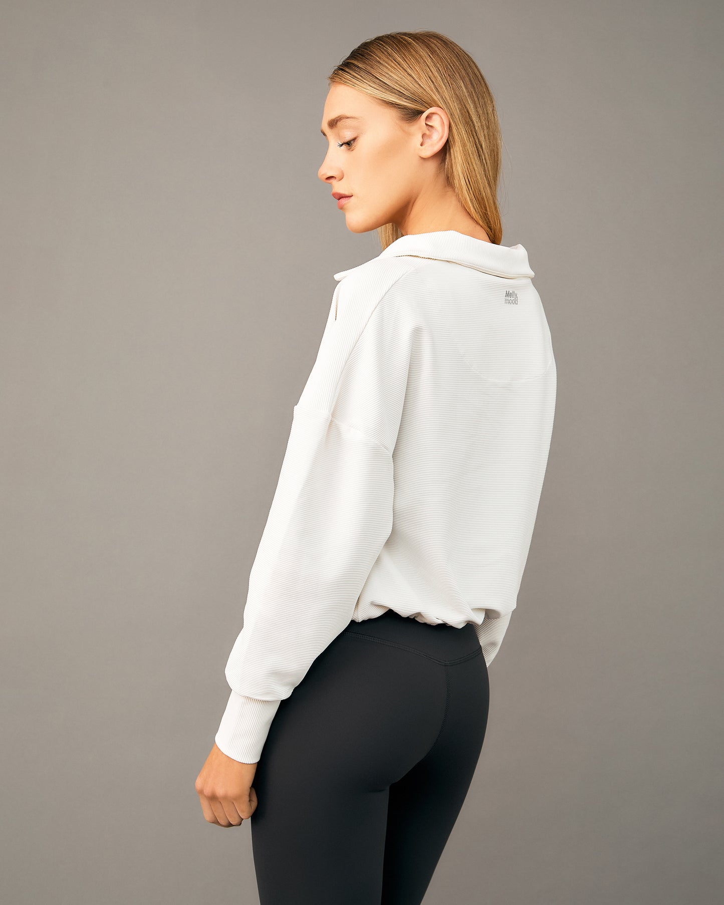 Sudadera deportiva cuello polo blanca – Tejido respirable de secado rápido