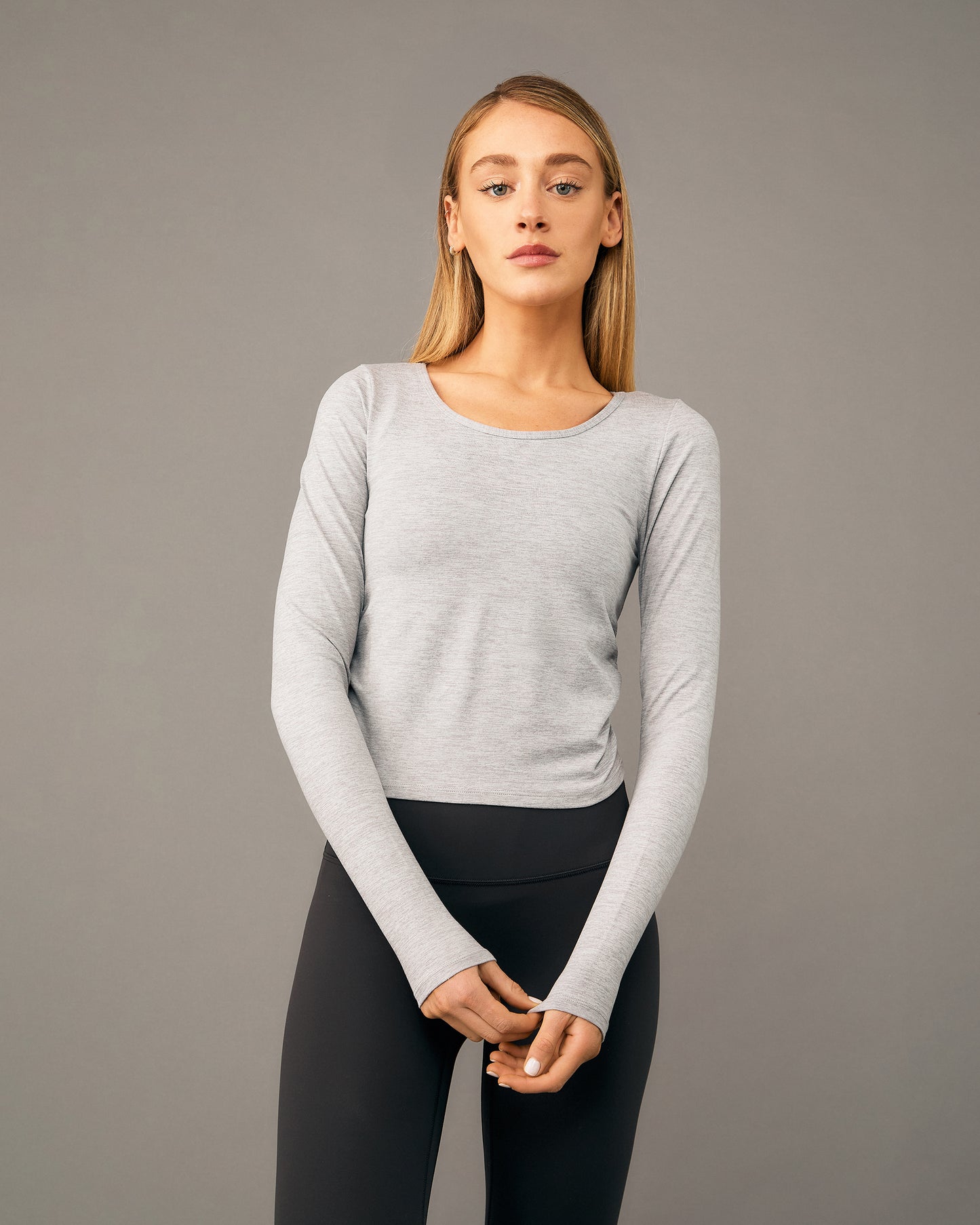 Top manga larga gris