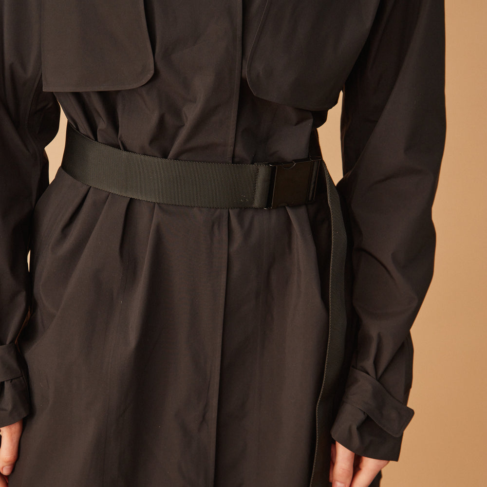 
                      
                        Trench cortaviento negro
                      
                    