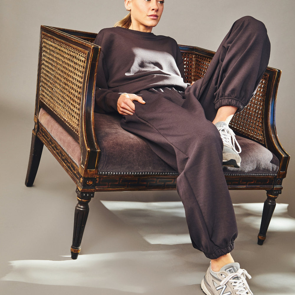
                      
                        Pantalón Modal Gris
                      
                    
