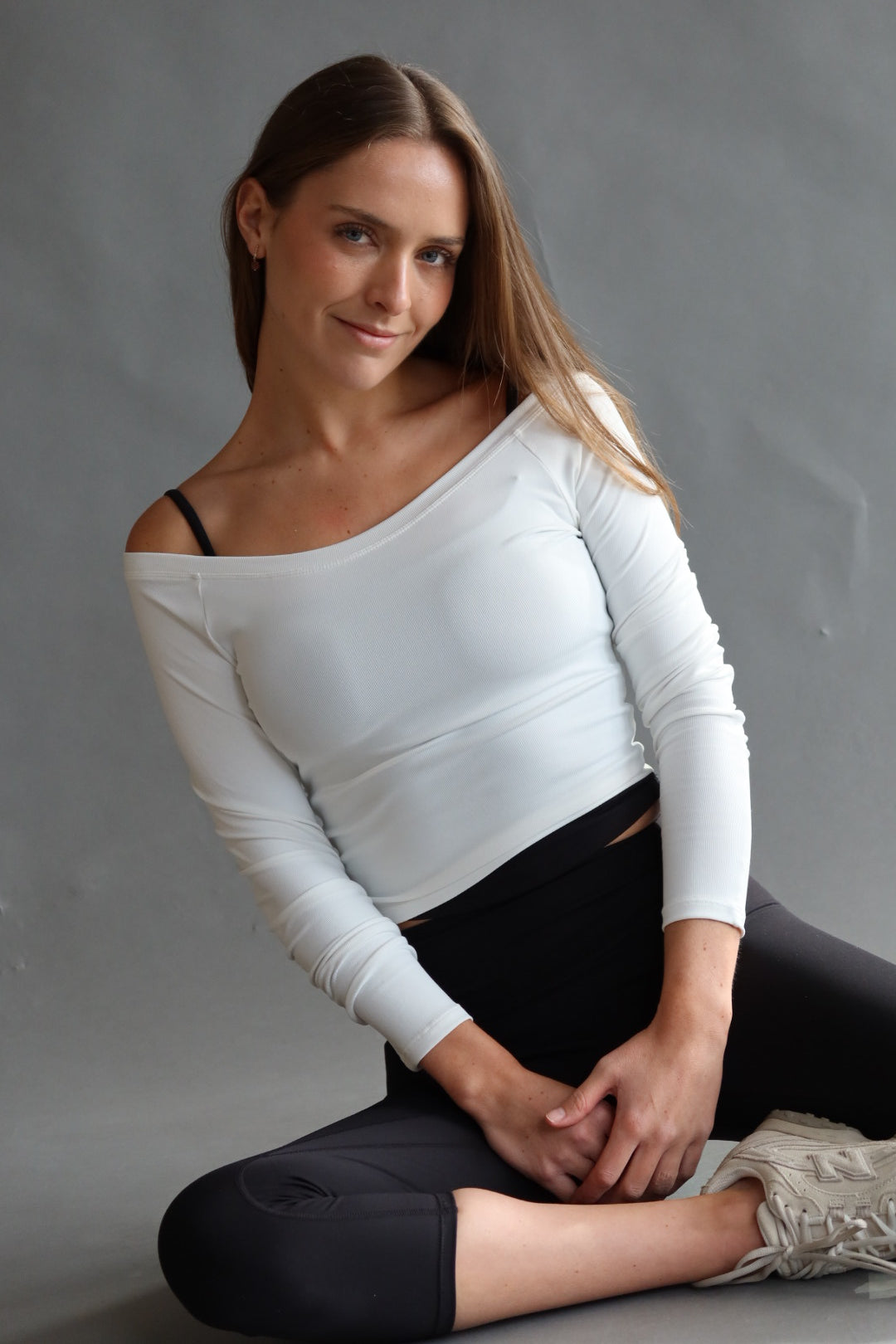 Camiseta Manga Larga Cuello Ovalado Blanca